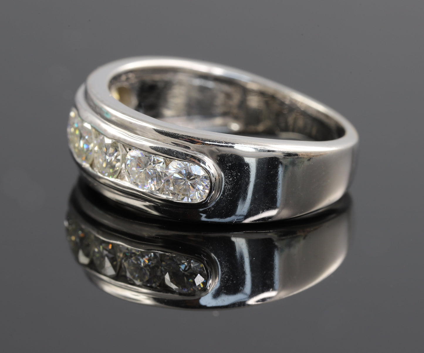 Men's Seven Stone Round Cut Moissanite Band