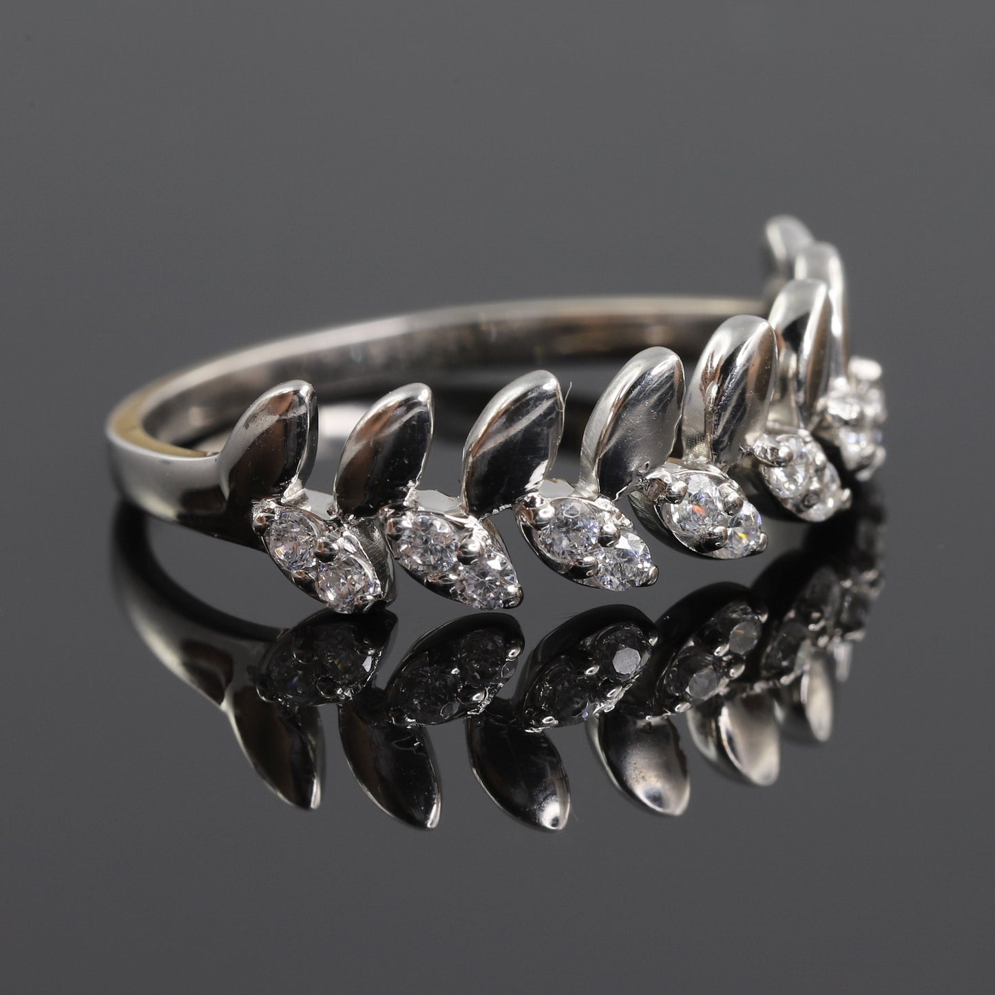 Leaf Inspired Vintage Moissanite Wedding Band