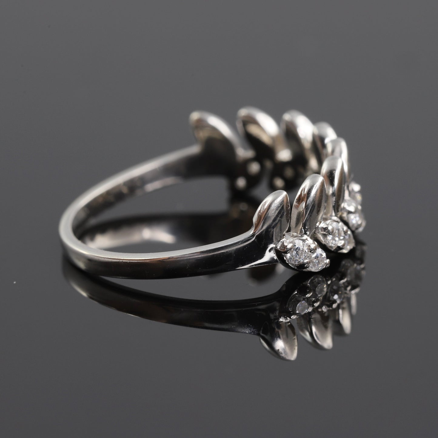 Leaf Inspired Vintage Moissanite Wedding Band